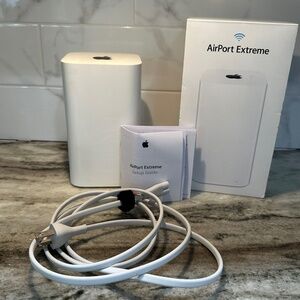 Apple AirPort Extreme 802.11ac A1521 (6th Generation) w/ Power Cord & Box Router